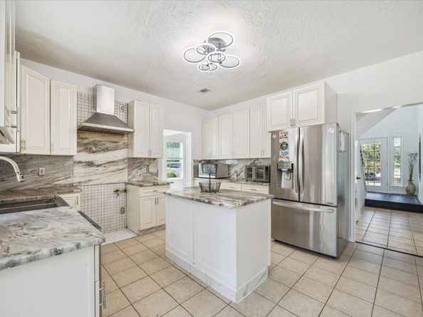 2503 Hodges Bend Circle, Sugar Land TX 77479