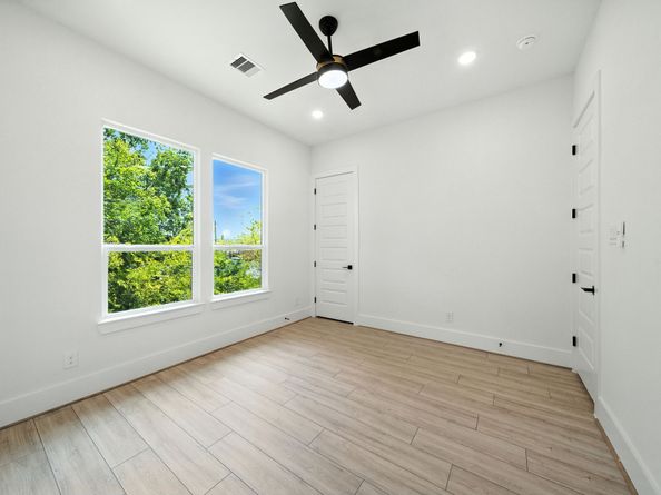 7117 England Street C, Houston TX 77021