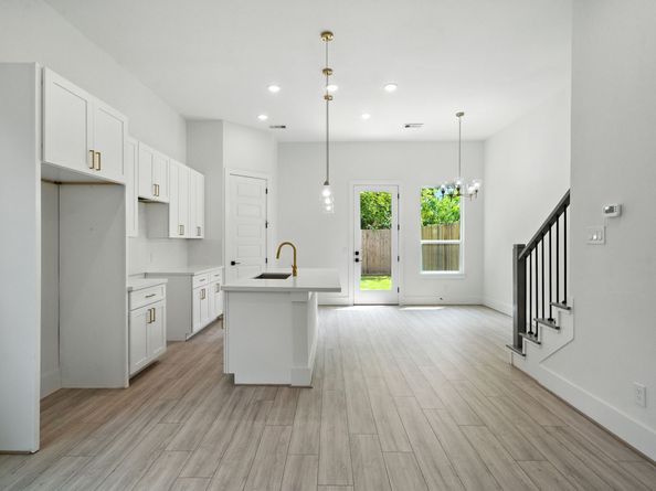 7117 England Street C, Houston TX 77021