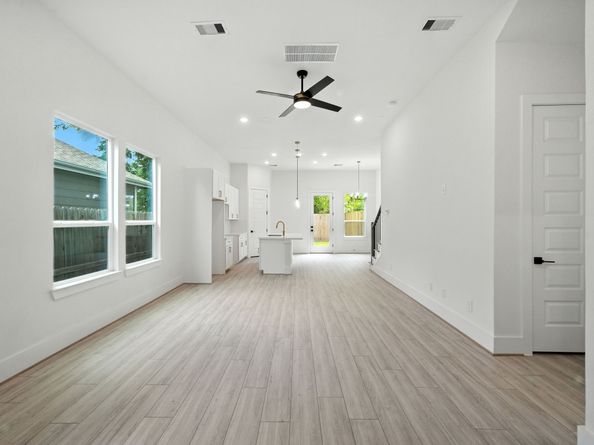 7117 England Street C, Houston TX 77021