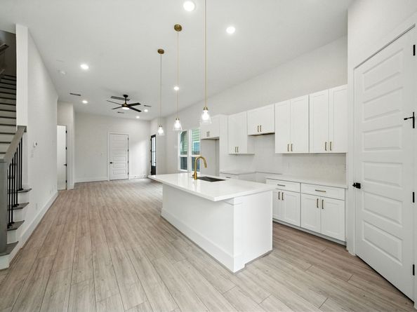 7117 England Street C, Houston TX 77021