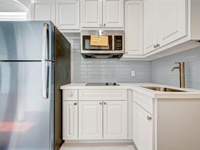 825 W 16th Street A, Houston TX 77008