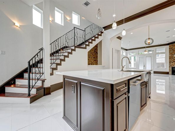 825 W 16th Street A, Houston TX 77008