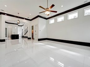 825 W 16th Street A, Houston TX 77008