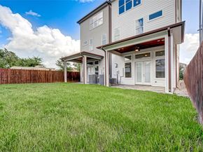 825 W 16th Street A, Houston TX 77008