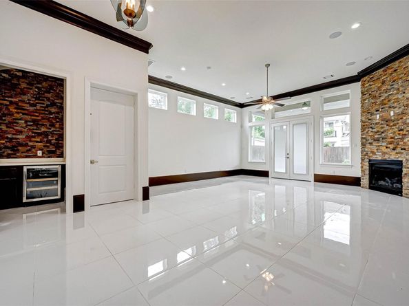 825 W 16th Street A, Houston TX 77008