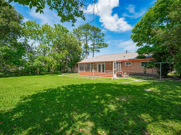12206 Ashcroft Drive, Houston TX 77035