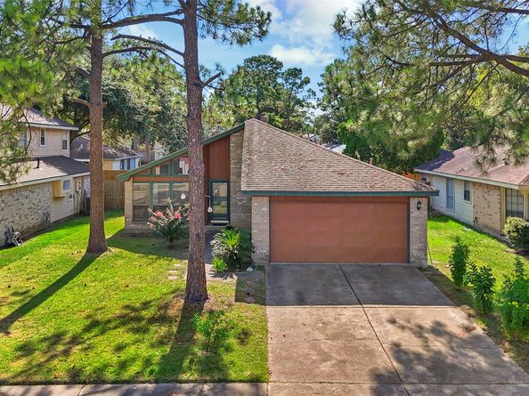 8118 Vista Del Sol Drive, Houston TX 77083