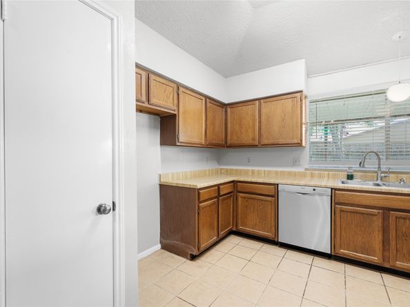8118 Vista Del Sol Drive, Houston TX 77083