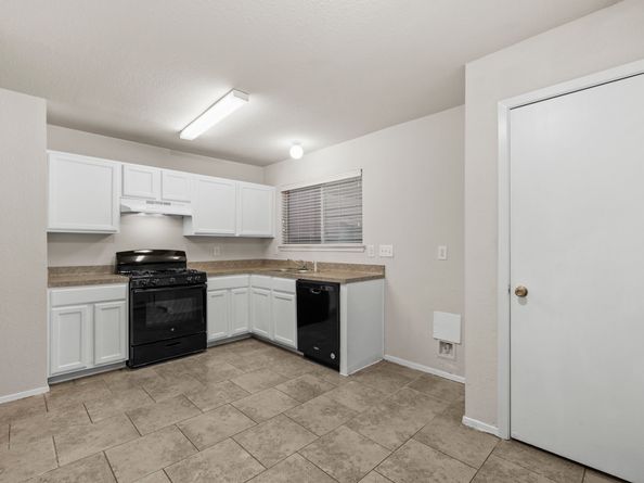 1617 Nichole Woods Drive, Houston TX 77047