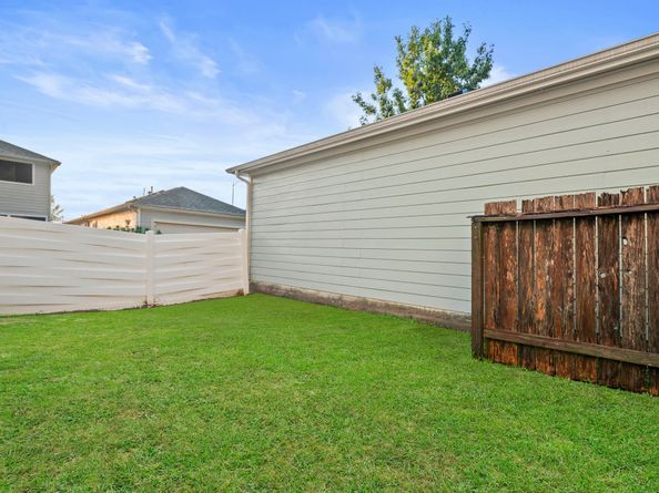 1617 Nichole Woods Drive, Houston TX 77047