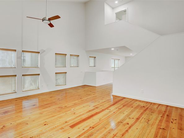 2720 Chenevert Street, Houston TX 77004