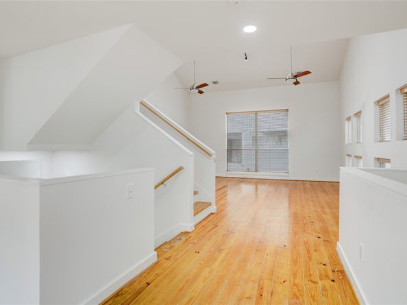 2720 Chenevert Street, Houston TX 77004