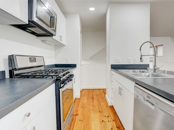 2720 Chenevert Street, Houston TX 77004