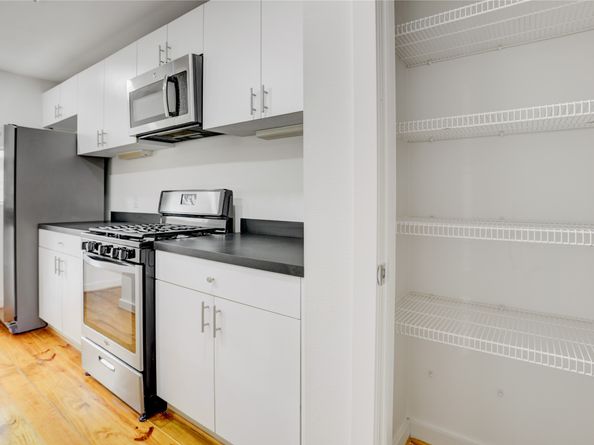 2720 Chenevert Street, Houston TX 77004