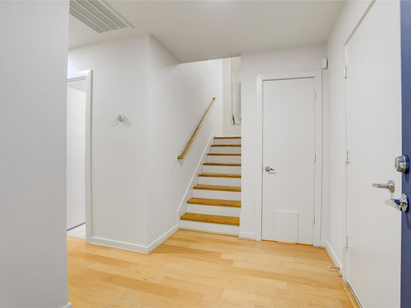 2720 Chenevert Street, Houston TX 77004