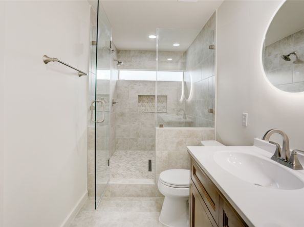 2720 Chenevert Street, Houston TX 77004