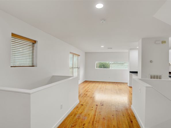 2720 Chenevert Street, Houston TX 77004