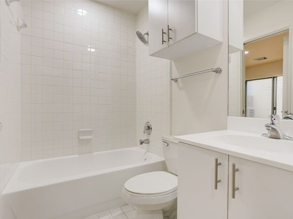 2720 Chenevert Street, Houston TX 77004