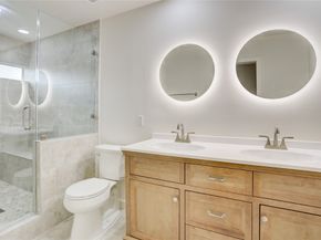 2720 Chenevert Street, Houston TX 77004