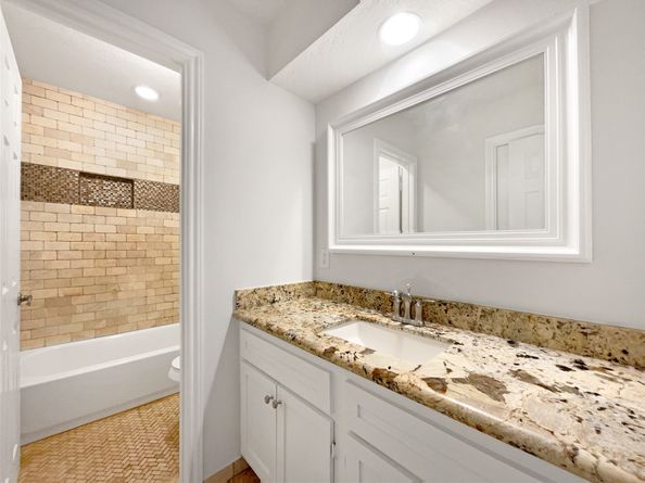 1011 Kempsford Drive, Katy TX 77450