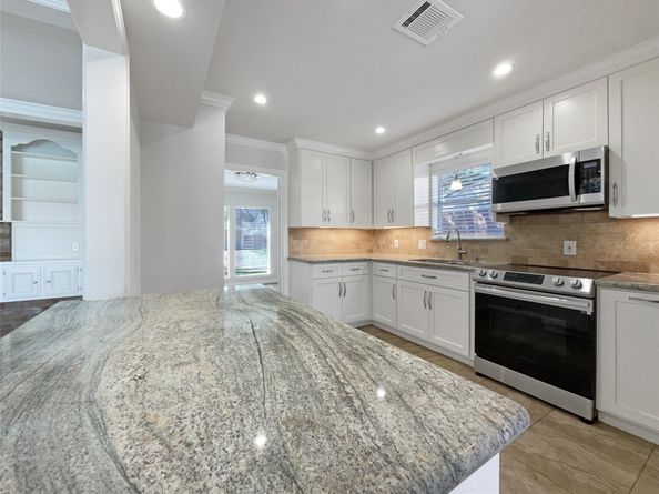 1011 Kempsford Drive, Katy TX 77450