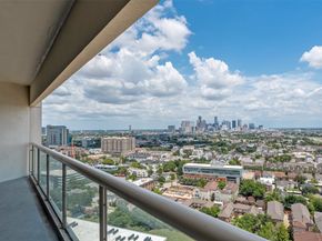 1701 Hermann Drive 21A, Houston TX 77004