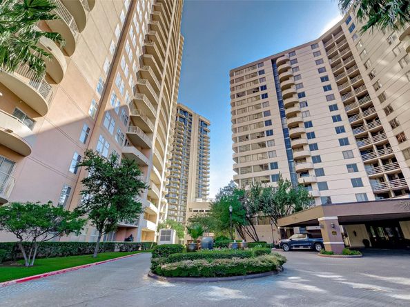 3525 Sage Road 1703, Houston TX 77056