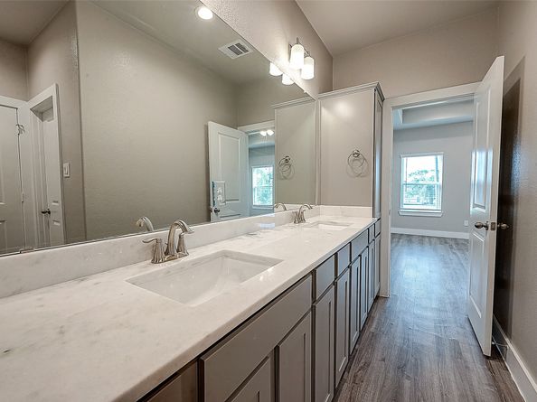 7703 Rainbow Close Lane, Houston TX 77055