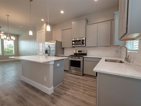 7703 Rainbow Close Lane, Houston TX 77055