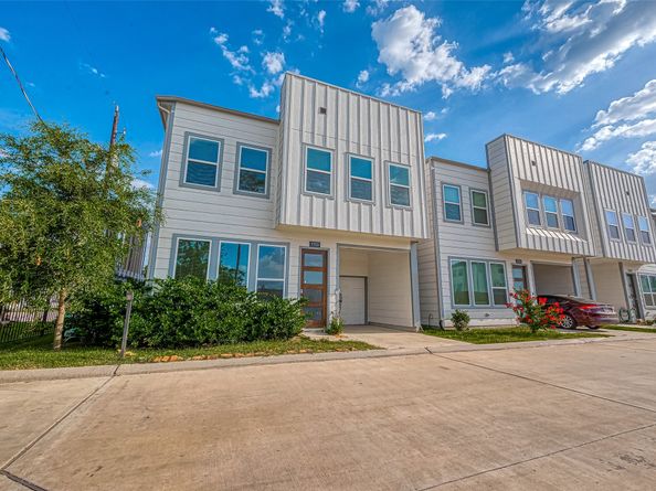 7703 Rainbow Close Lane, Houston TX 77055