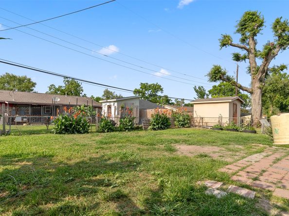 3814 Ripplebrook Drive, Houston TX 77045