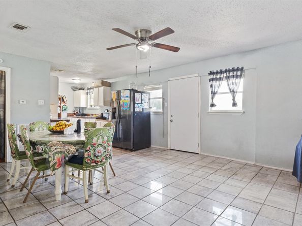 3814 Ripplebrook Drive, Houston TX 77045