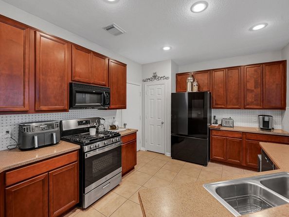 3727 Norwood Glen Lane, Friendswood TX 77546
