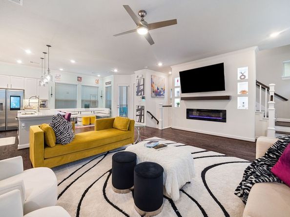 4008 Centre Glen Drive, Houston TX 77043