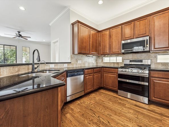 5308 Larkin Street B, Houston TX 77007