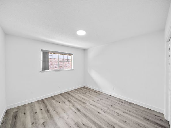 1106 W Tri Oaks Lane 134, Houston TX 77043