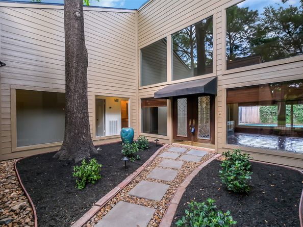 1319 E Brooklake Drive, Houston TX 77077