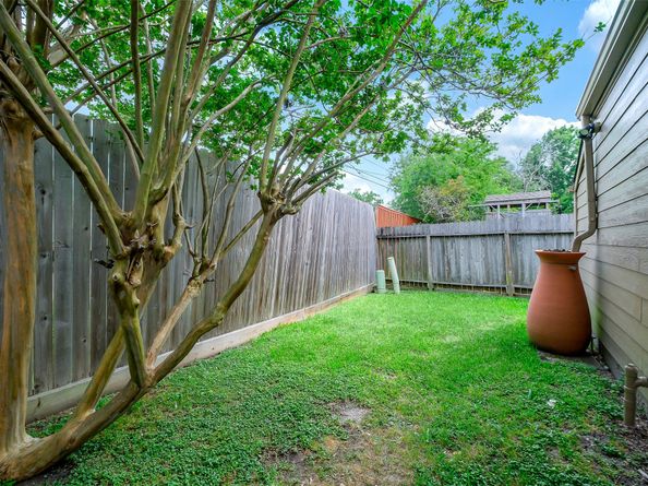 1319 E Brooklake Drive, Houston TX 77077