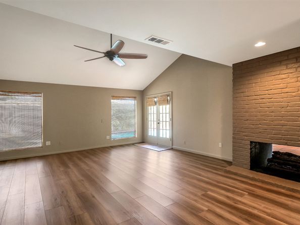 1319 E Brooklake Drive, Houston TX 77077