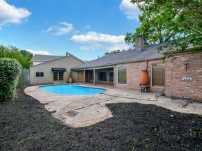 1319 E Brooklake Drive, Houston TX 77077