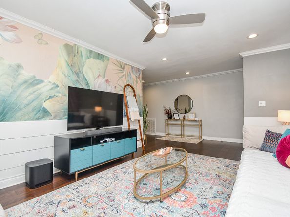 5902 Hummingbird Street, Houston TX 77096