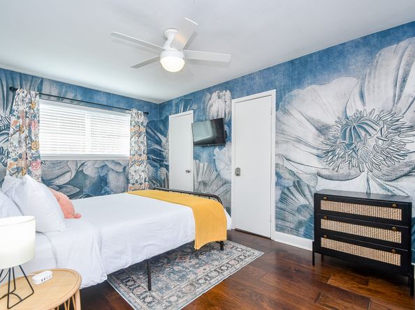 5902 Hummingbird Street, Houston TX 77096
