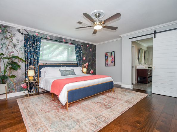 5902 Hummingbird Street, Houston TX 77096