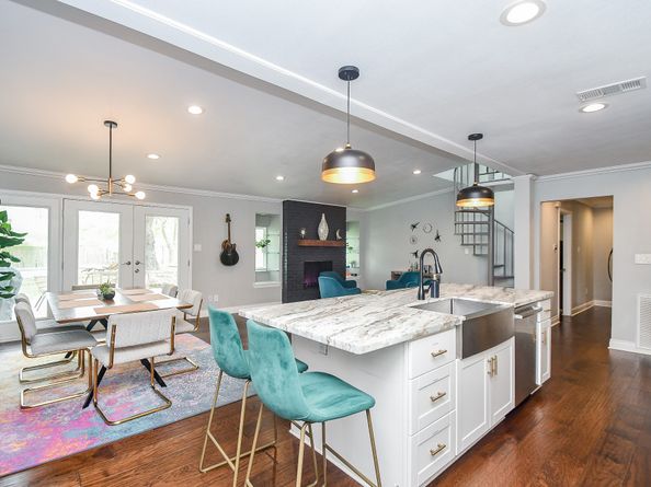 5902 Hummingbird Street, Houston TX 77096