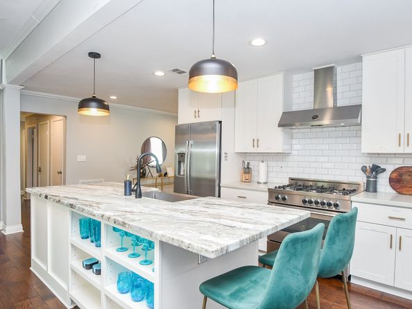 5902 Hummingbird Street, Houston TX 77096