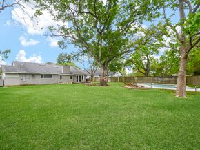 5902 Hummingbird Street, Houston TX 77096