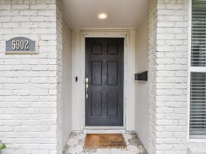 5902 Hummingbird Street, Houston TX 77096