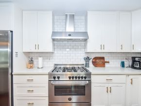 5902 Hummingbird Street, Houston TX 77096