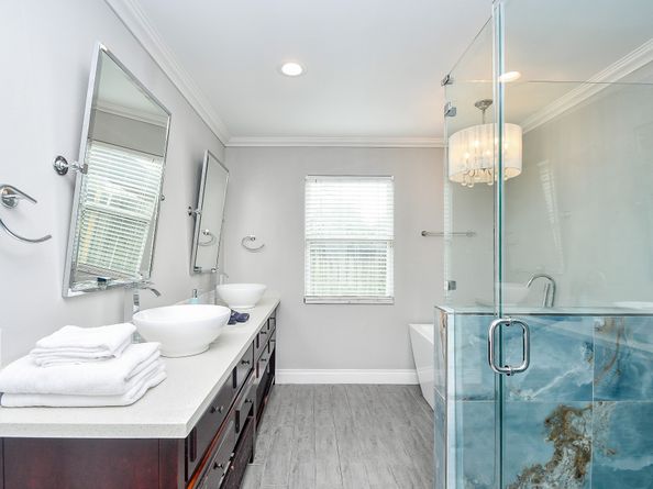 5902 Hummingbird Street, Houston TX 77096